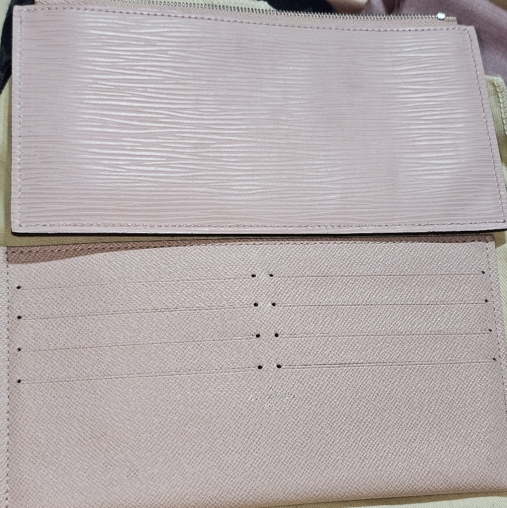 Louis Vuitton Epi Wallet & Card Holder 🌟